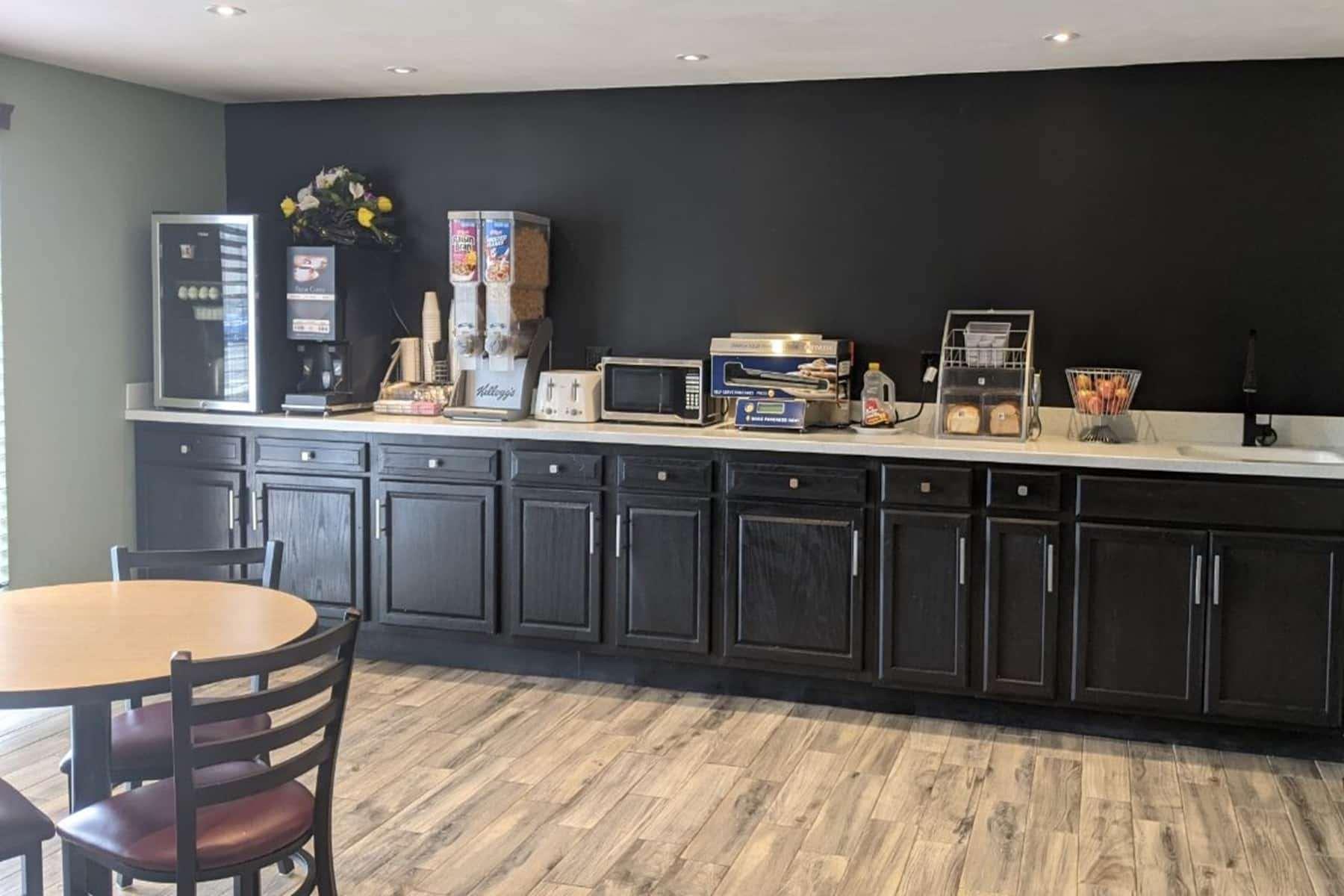 谢尔比维尔速8酒店 外观 照片